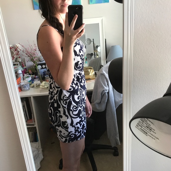 Adorable patterned dress! - Picture 2 of 4