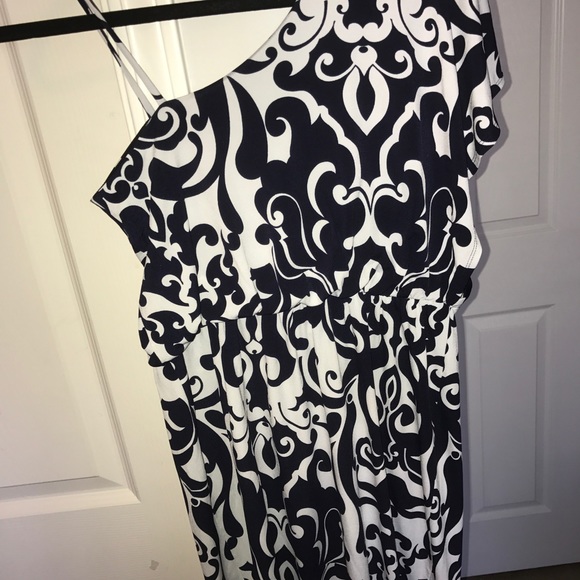 Adorable patterned dress! - Picture 4 of 4