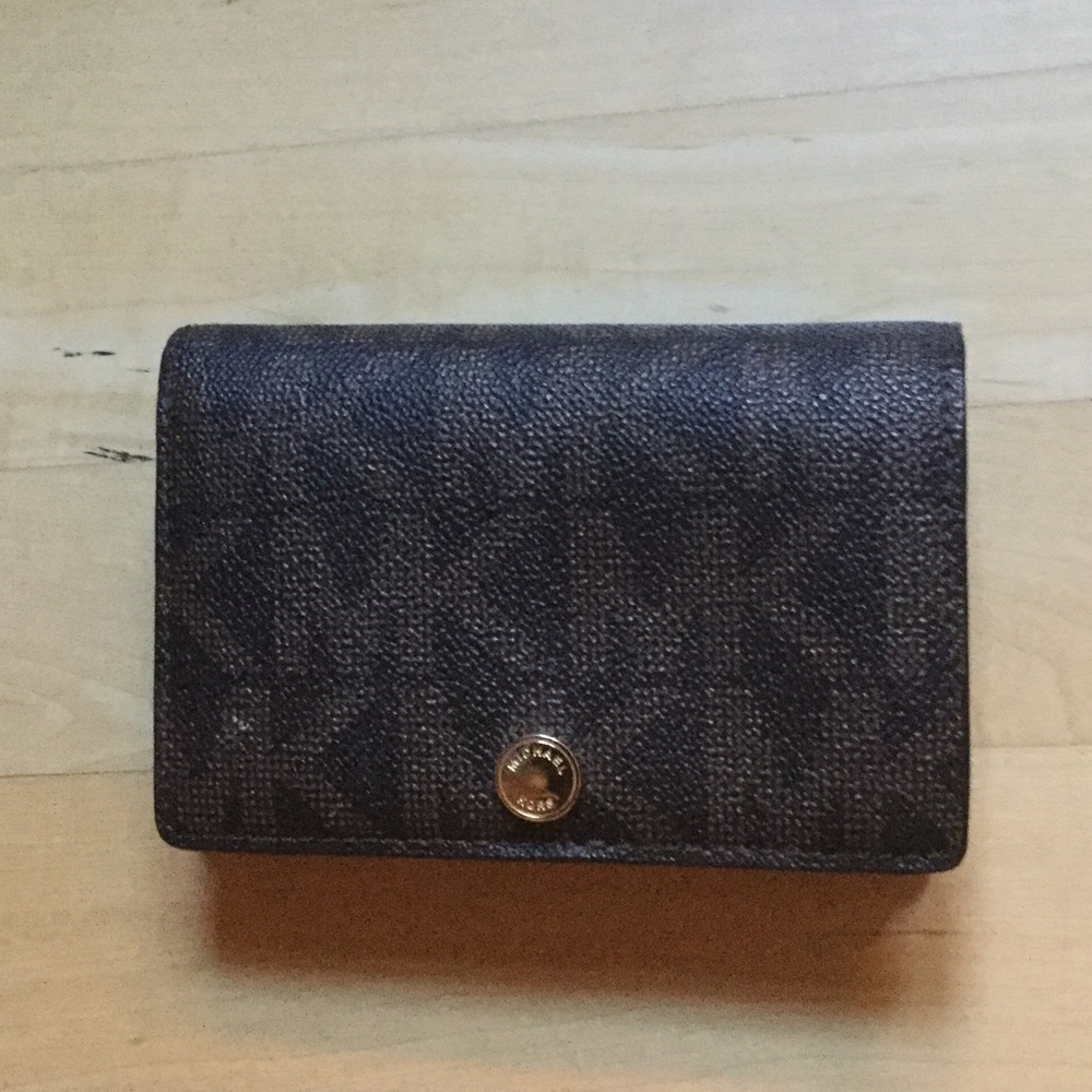 Michael kors wallet