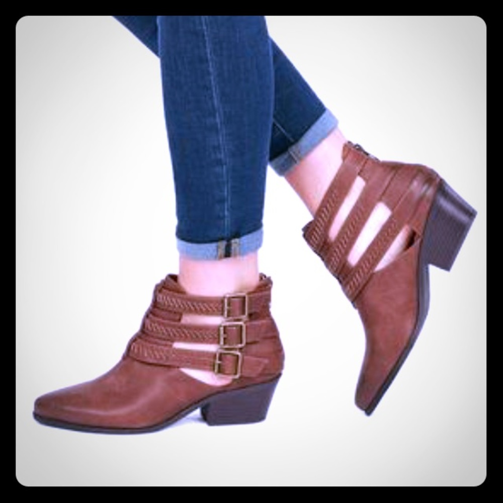 Tan shooties/booties sandals