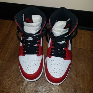 Air Jordan 1 Retro High OG "Chicago" *7.5 in Women