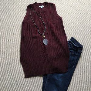 Sleeveless sweater tunic in burgundy