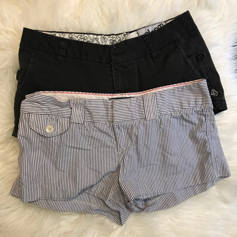 Black Volcom Shorts + American Eagle Shorts❤️