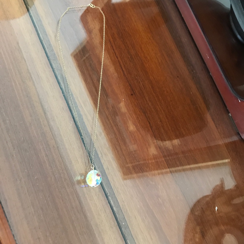 Crystal pendant necklace