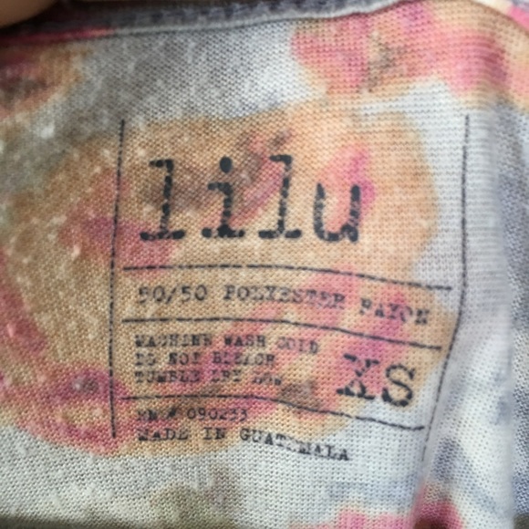 Floral top - Picture 2 of 2