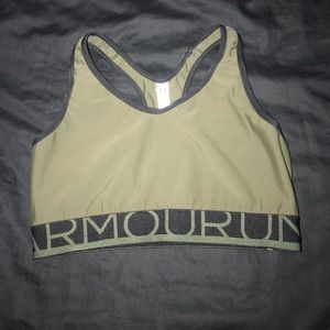 Under armour sports bra🖤