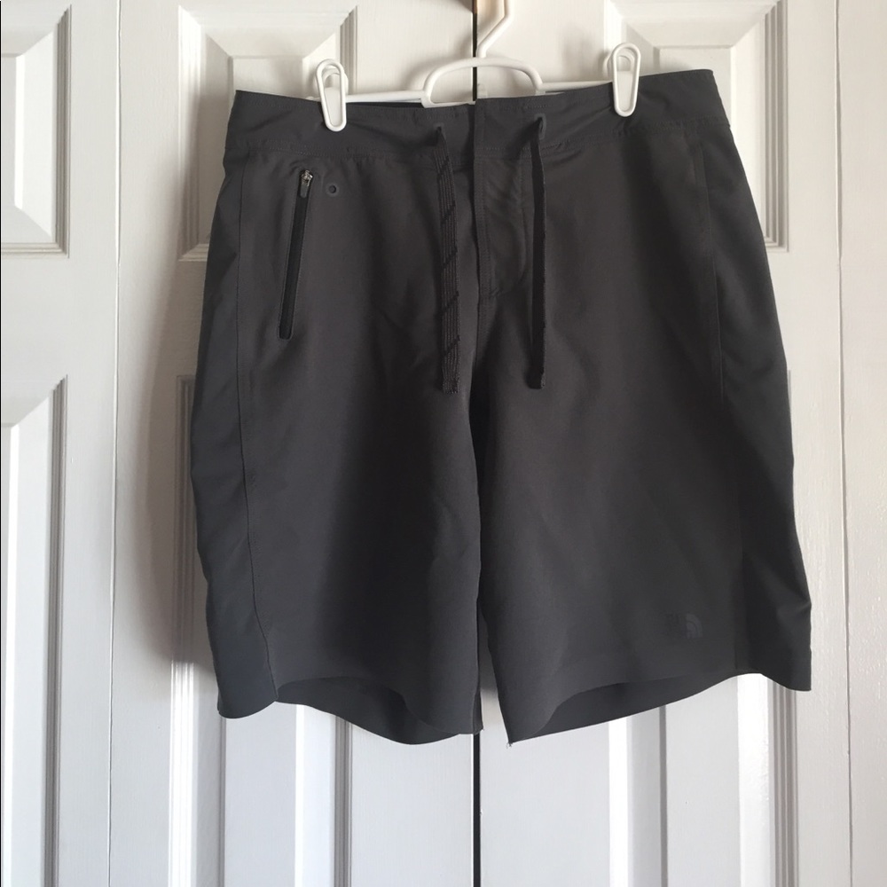 Men's North Face multipurpose shorts