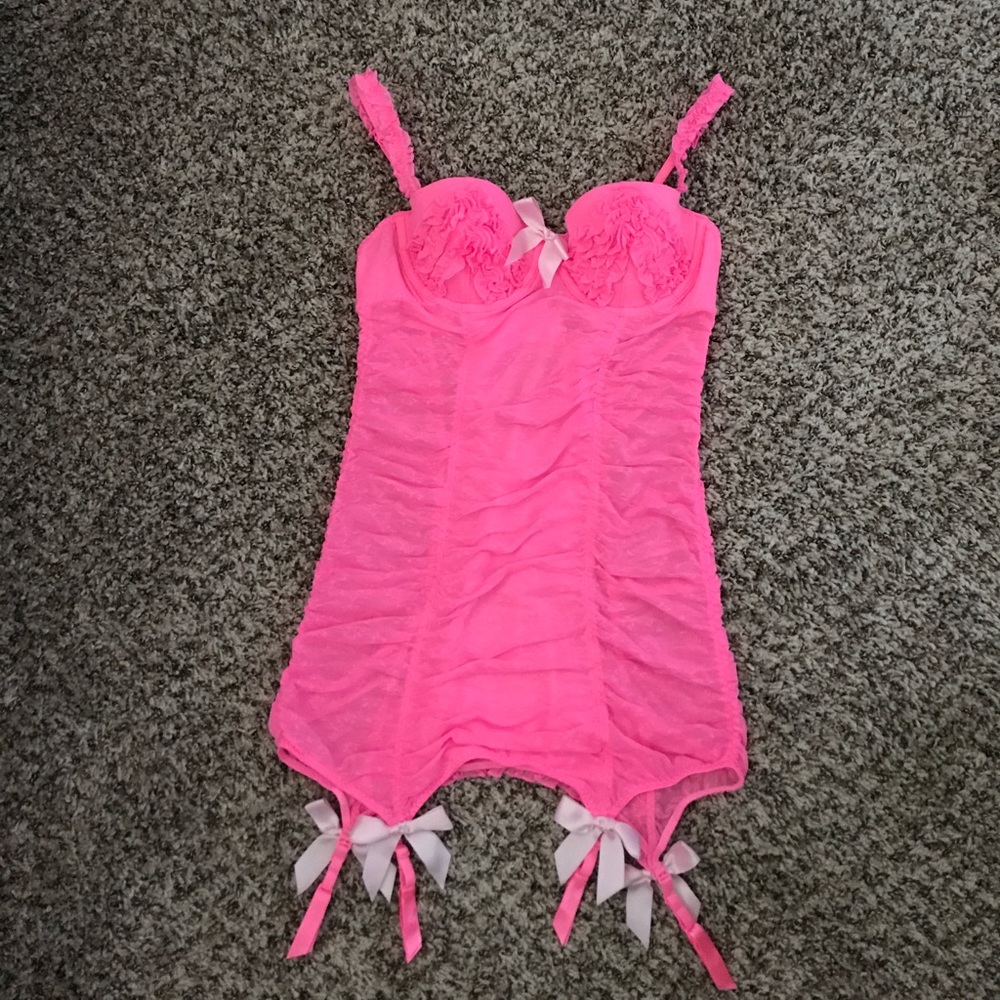 🆕 Victoria's Secret garter slip