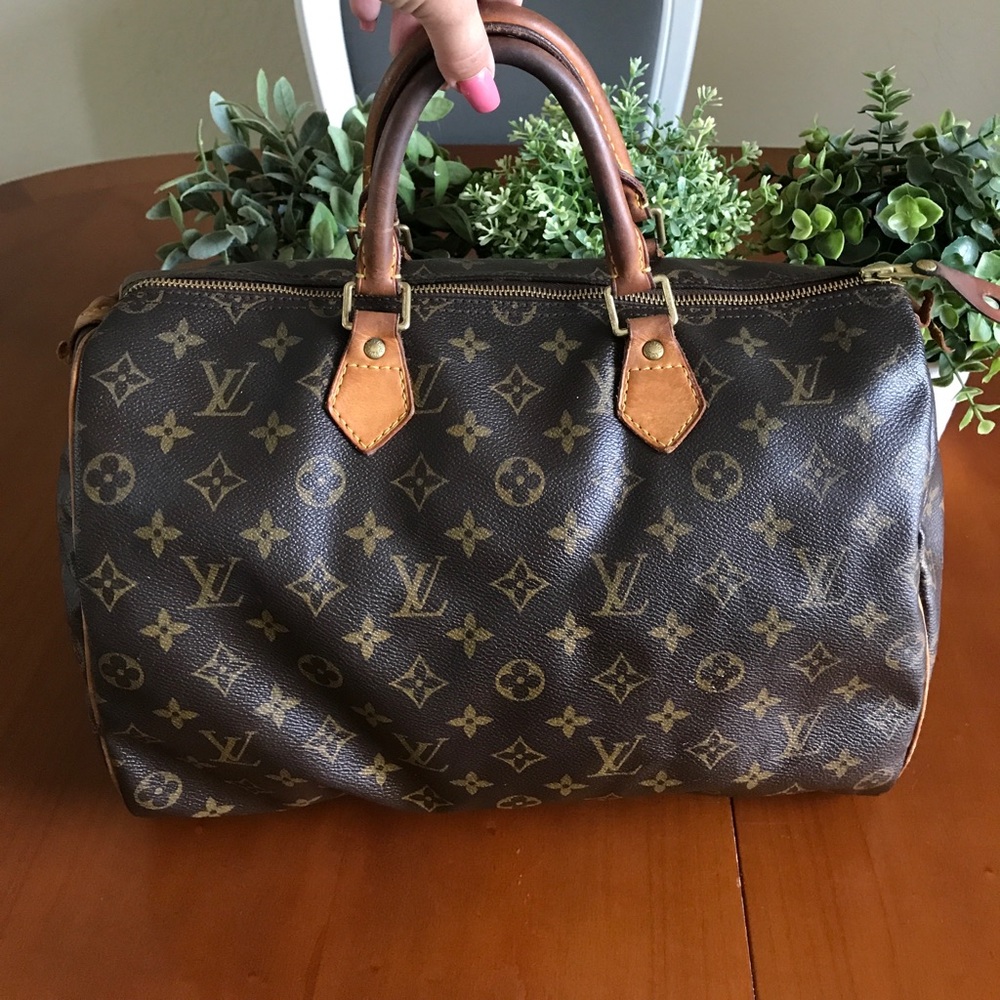 AUTHENTIC Louis Vuitton speedy 35