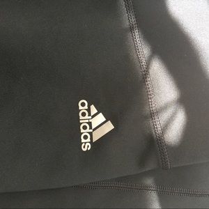 NEW Black adidas leggings with pocket in waistband