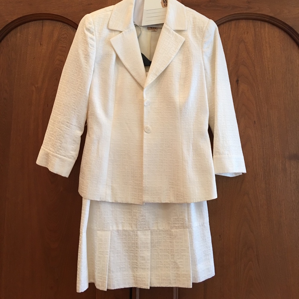 Doncaster white suit jacket - Picture 2 of 7