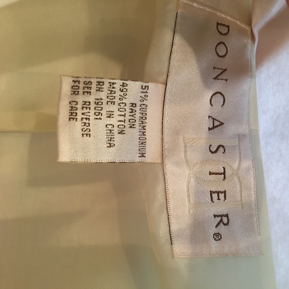 Doncaster white suit jacket - Picture 6 of 7