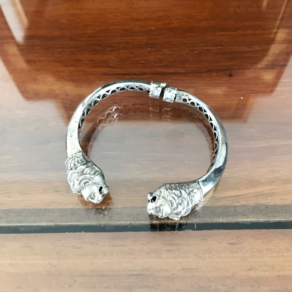 Antique, silver lions head bracelet