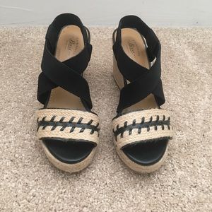 Bass Black and Tan wedges size 5