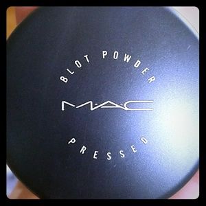 Mac blot pressed powder (dark)