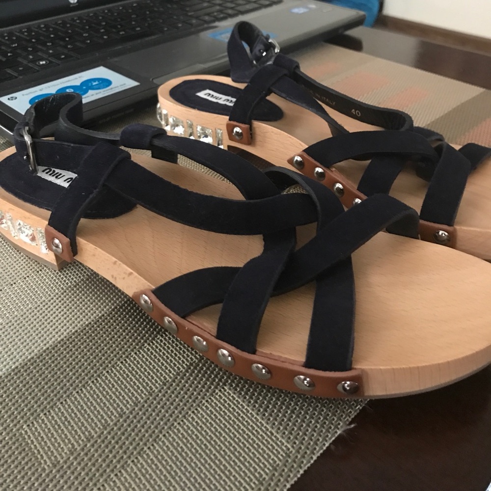 Authentic MIU MIU Wood bottom Sandal Sz40