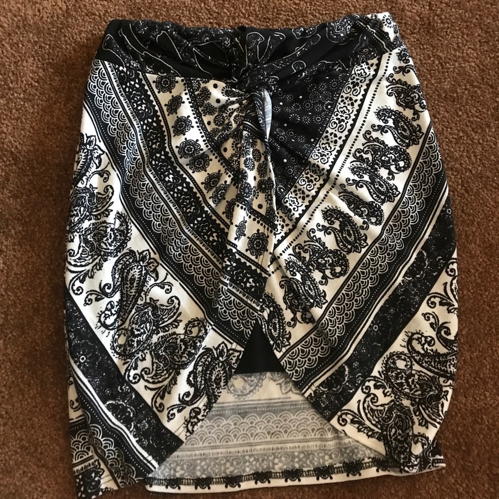 Black and white printed wrap skirt