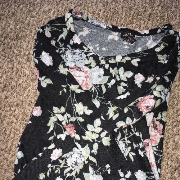 Rue21 Tops - Rue 21 Floral Longsleeve