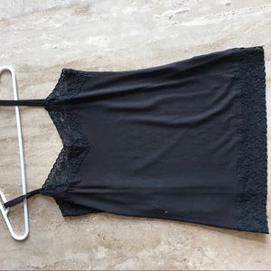 NWT: Black Karen Kane Tank