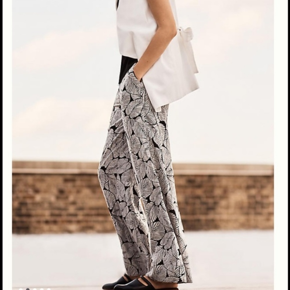 Anthropologie wide leg palm print pants size M