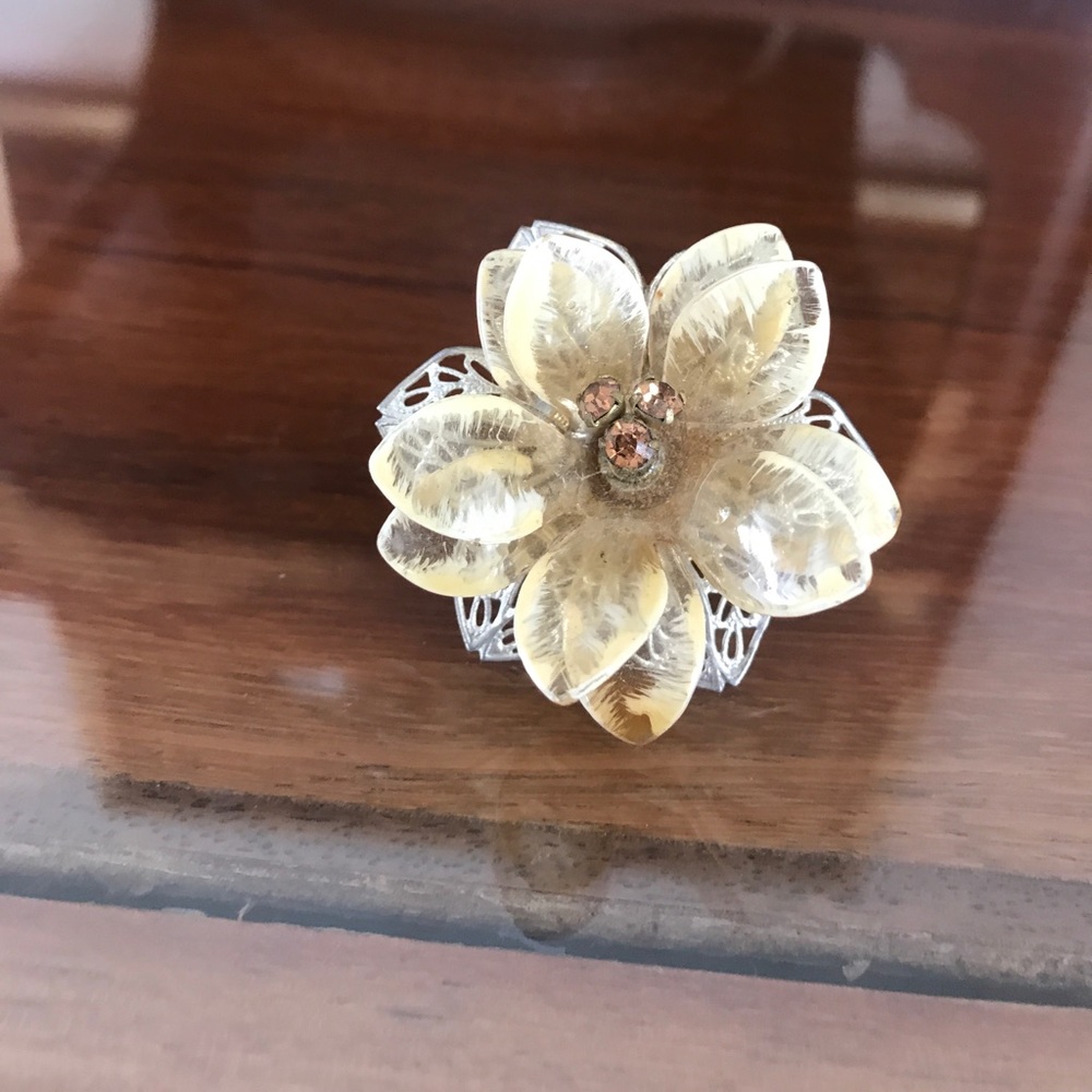 Unique Chanel-like flower ring