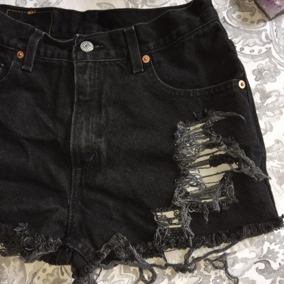 Vintage Levi's Black High Waisted Cut Off Shorts! - Picture 2 of 4