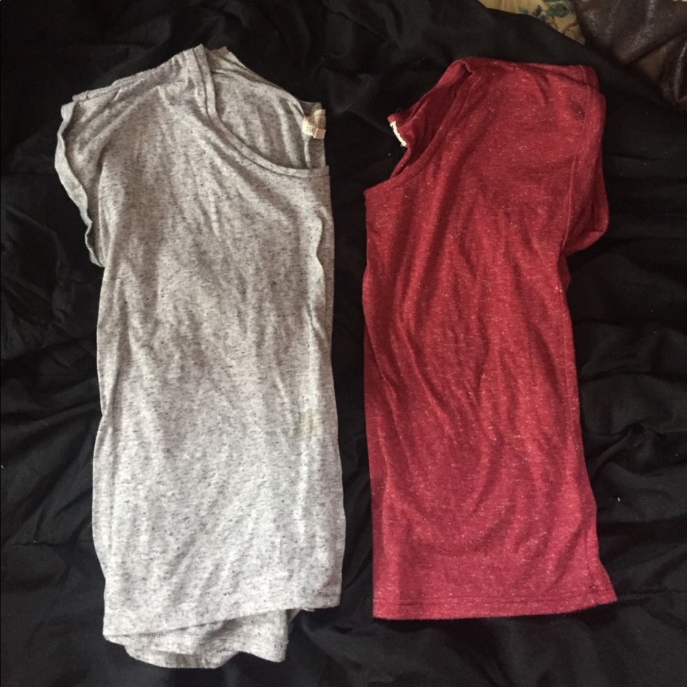 bundle of two pac sun tees