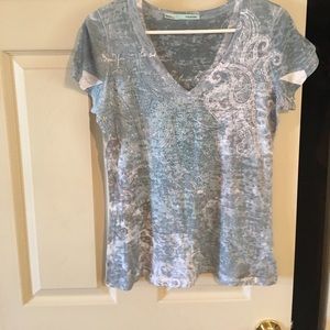 Super cute blue and grey t shirt!