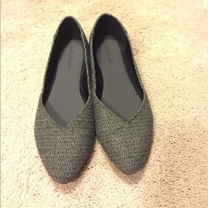 Black flats! Barely worn!