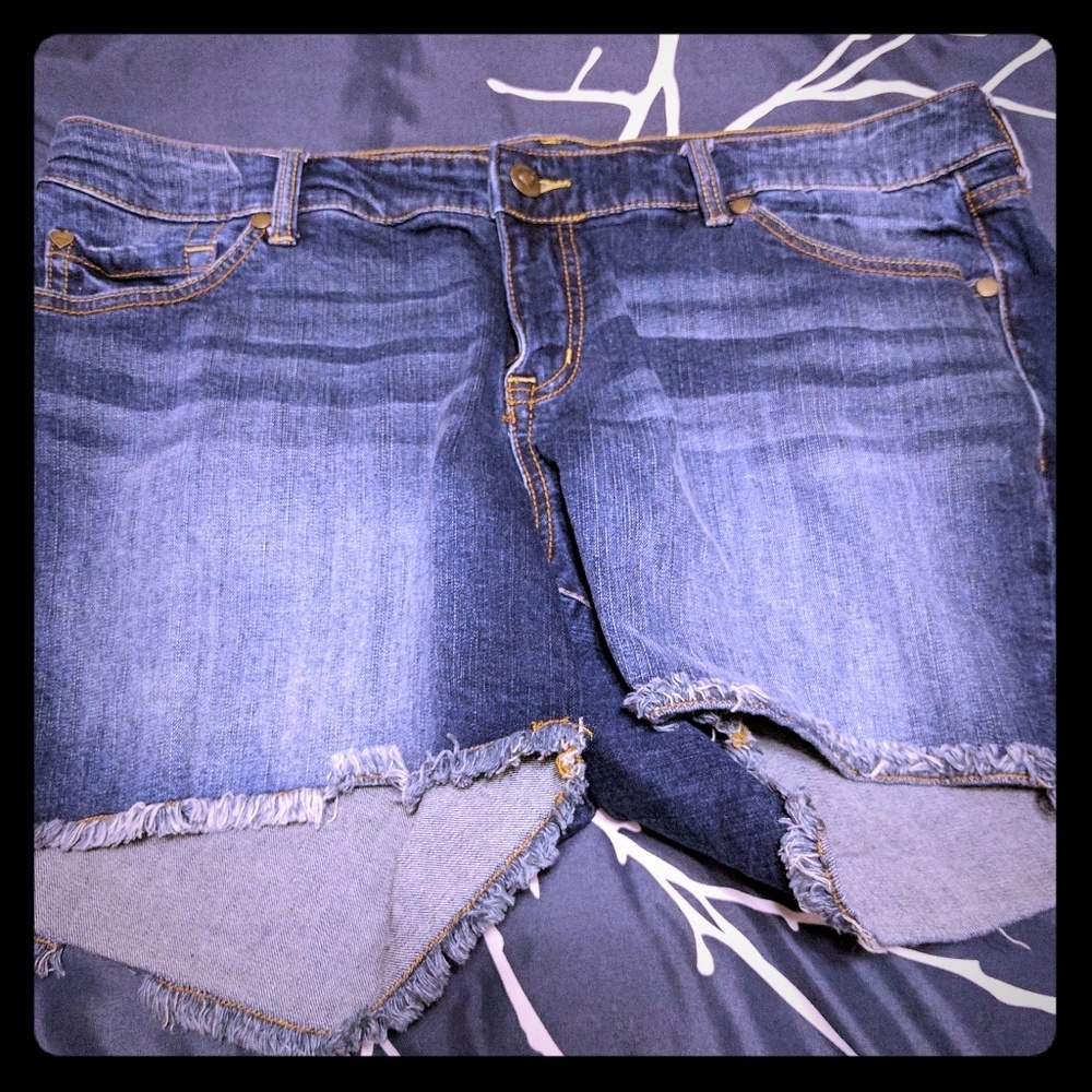 Torrid faded frayed hem denim shorts