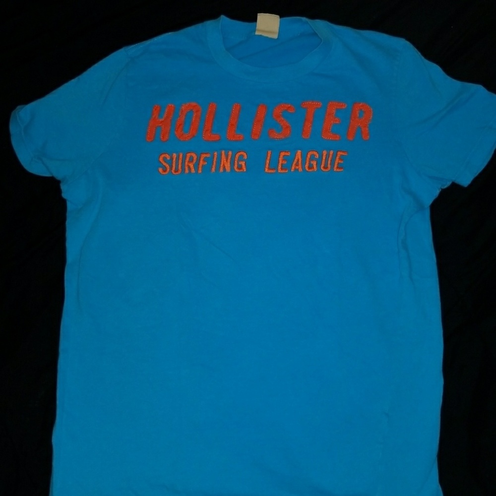 Men's hollister tee
