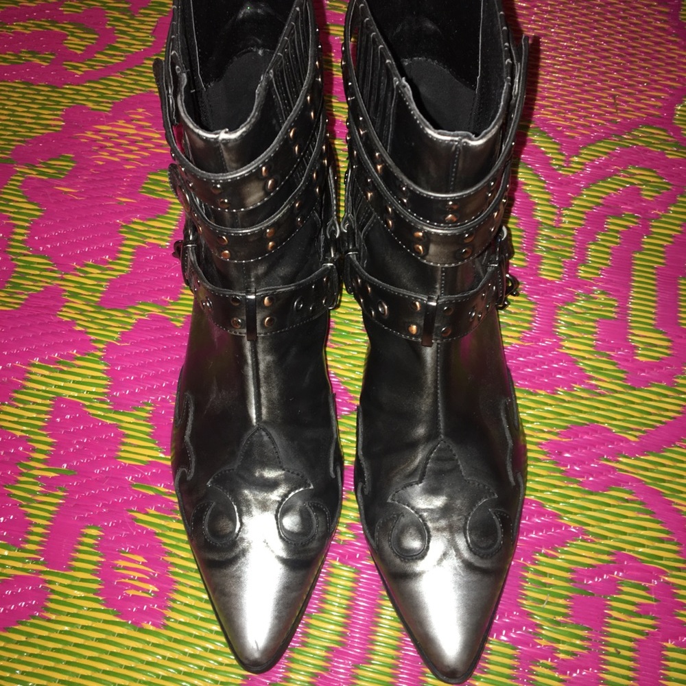 🚀 YRU Rodeo Boots- Like New 🚀
