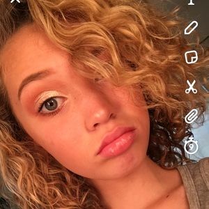 Meet your Posher, Lilly