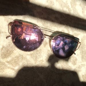 ROSE GOLD SUNGLASSES