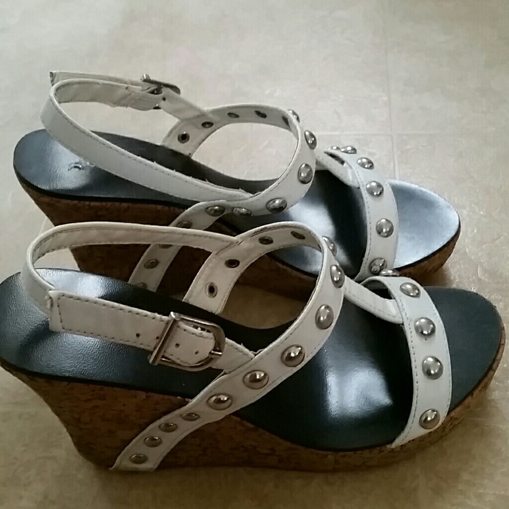 White wedges