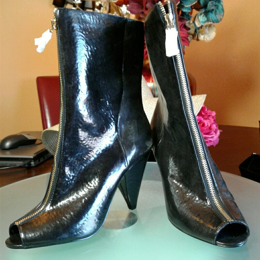 Black peep toe ankle Boots
