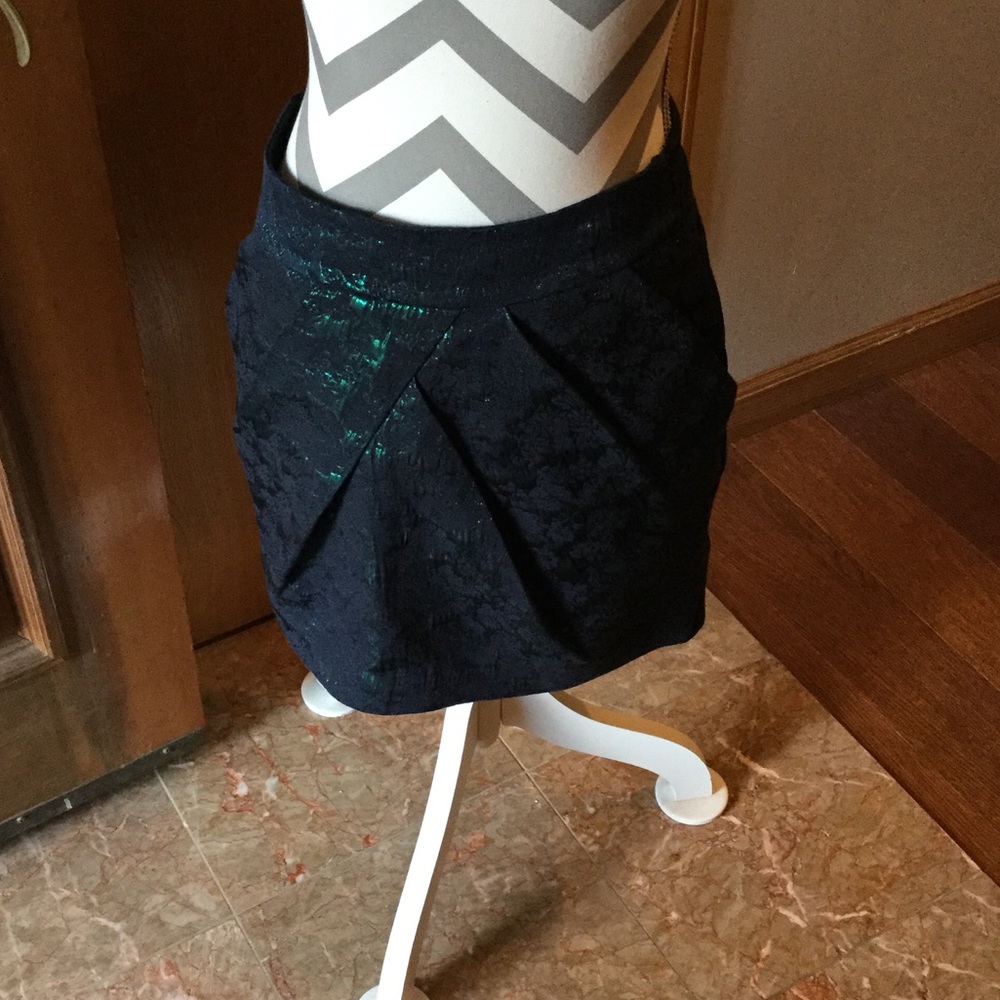 Forever 21 skirt size small.