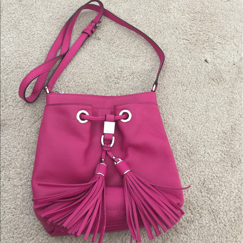 Mickael kors crossbody