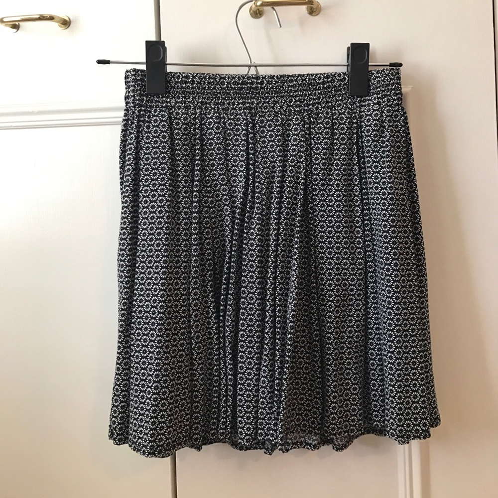 Brandy Melville sunflower skirt