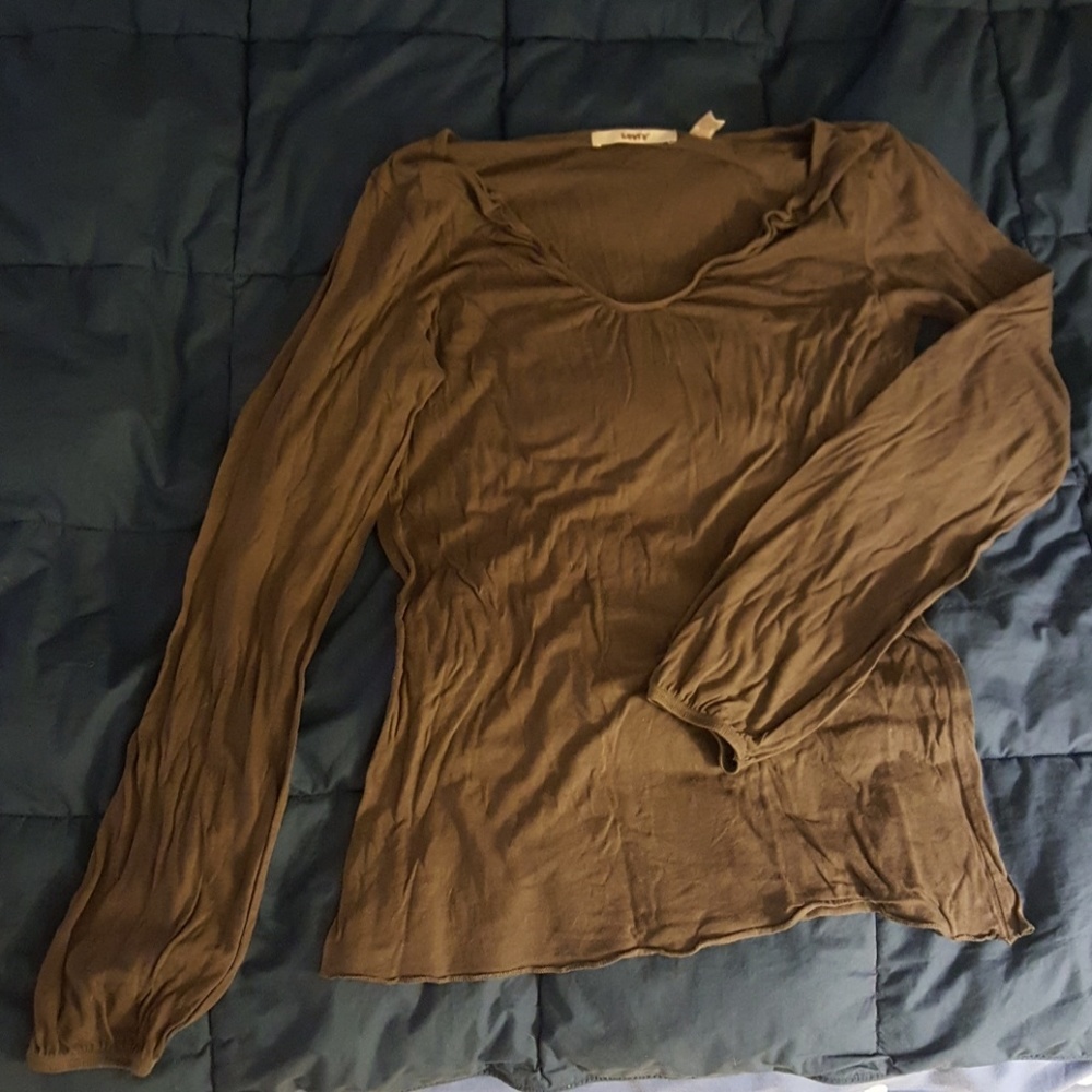 Levis scoop neck long sleeve-Price drop!