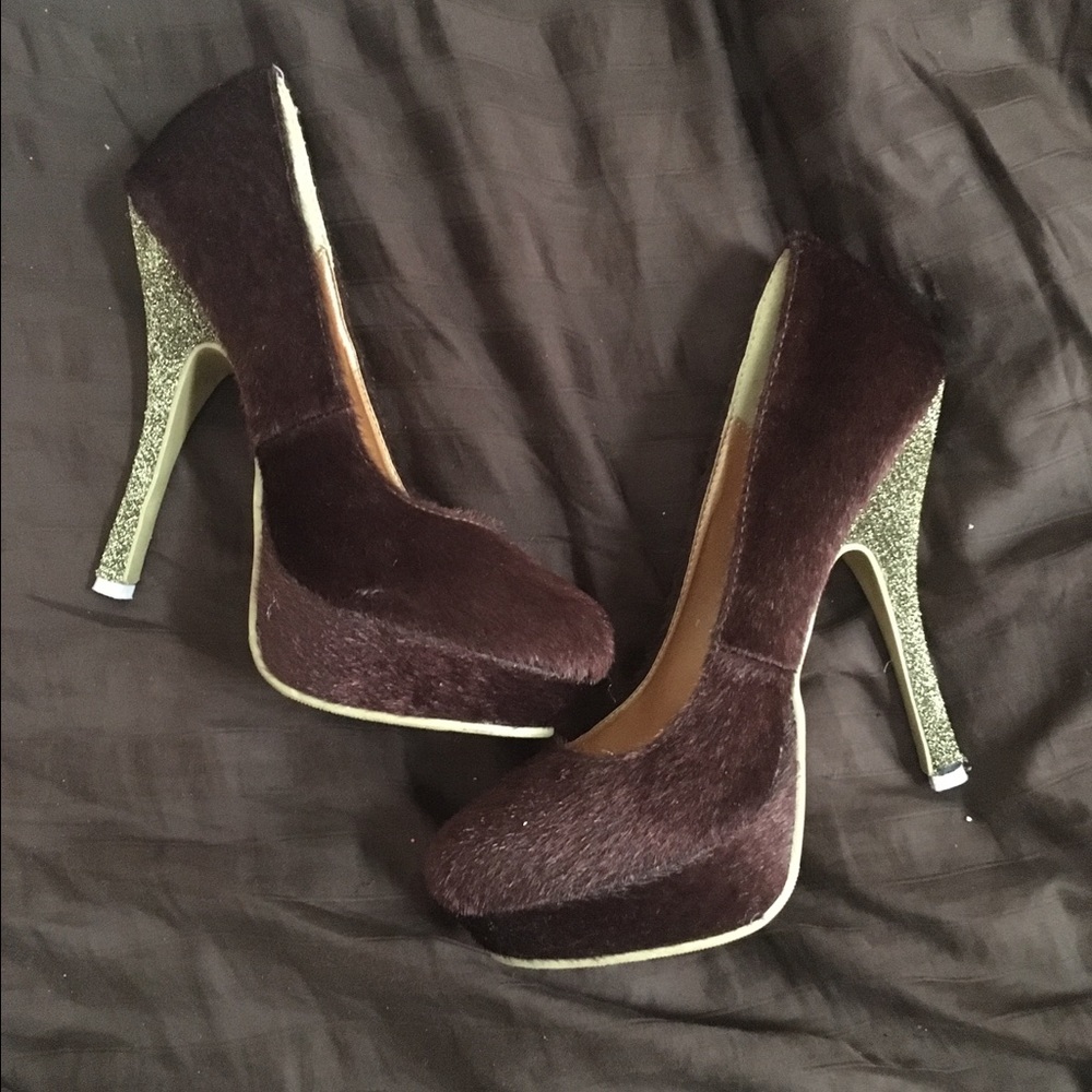 Heels - Picture 1 of 1