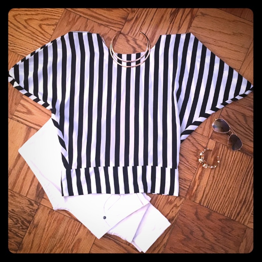 Cute navy & white stripe top - Picture 1 of 3