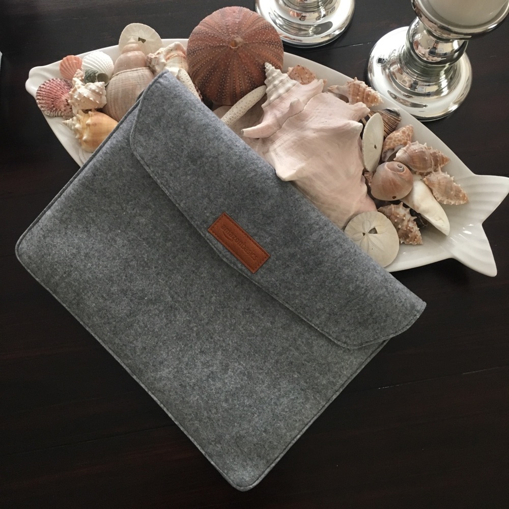Amazon basic laptop sleeve