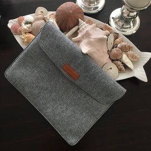 Amazon basic laptop sleeve
