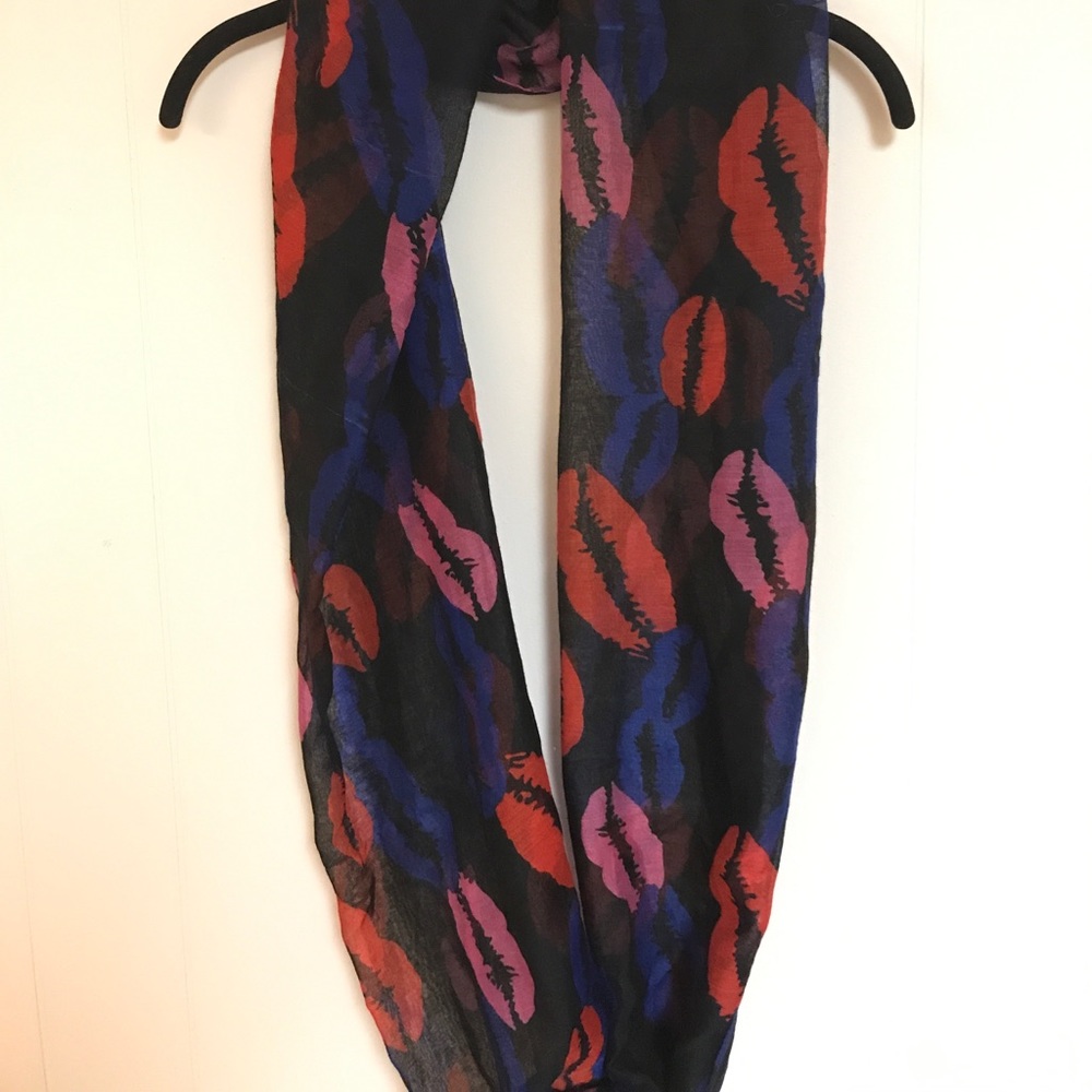 Kisses infinity scarf (pick 2 for $5)