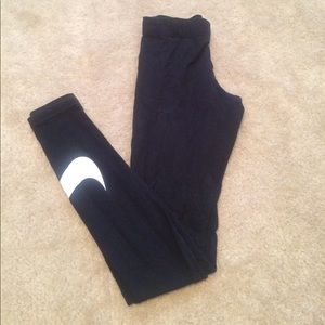 Black Nike leggings