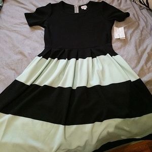 BNWT LuLaRoe Amelia Solid Black and Mint