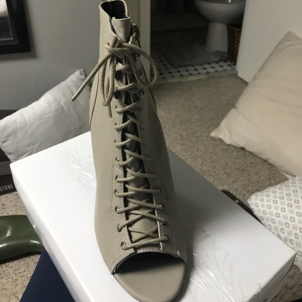 Shoes - Picture 2 of 3