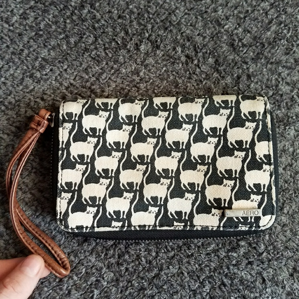 Kitty cat clutch