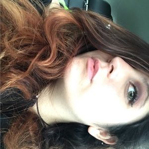 Meet your Posher, Adriana